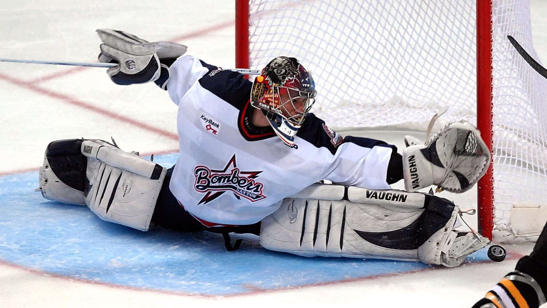 “泥浆激荡：越野赛段的血性拼搏”，泥浆大赛视频