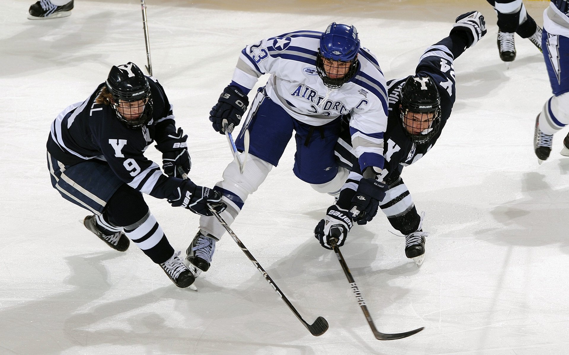 开云·Kaiyun网页版-逆境中的“魂斗士”——那些战胜困难的英雄们